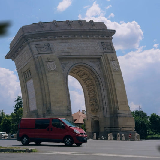 Efect video personalizat: Hook vizual Arcul de Triumf